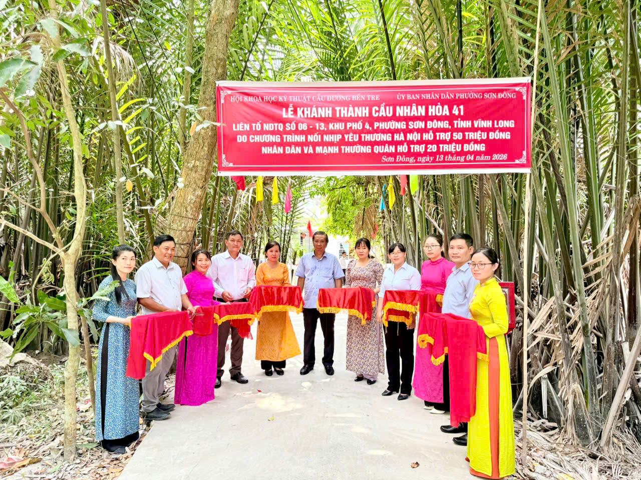 Ủy ban nhân dân phường Sơn Đông tổ chức khánh thành Cầu Nhân Hòa 41, khu phố 4, phường Sơn Đông. 