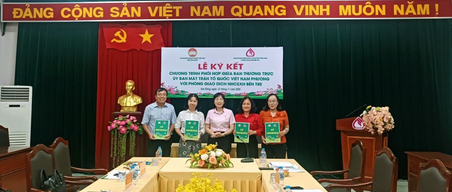 Ký kết Chương trình phối hợp giữa Ban Thường trực Ủy ban Mặt trận Tổ quốc Việt Nam các phường với Phòng giao dịch Ngân hàng Chính sách xã hội Bến Tre
