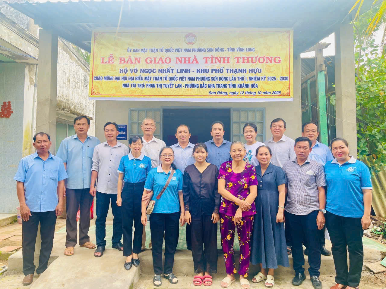 Phường Sơn Đông tổ chức bàn giao nhà tình thương cho hộ khó khăn về nhà ở