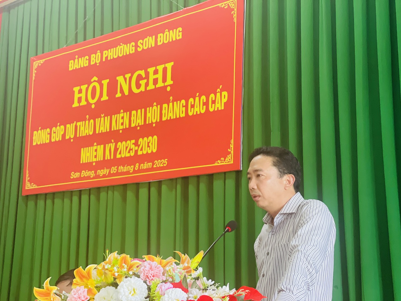 
Đảng ủy phường Sơn Đồng tổ chức Hội nghị đóng góp dự thảo Văn kiện Đại hội Đảng các cấp
