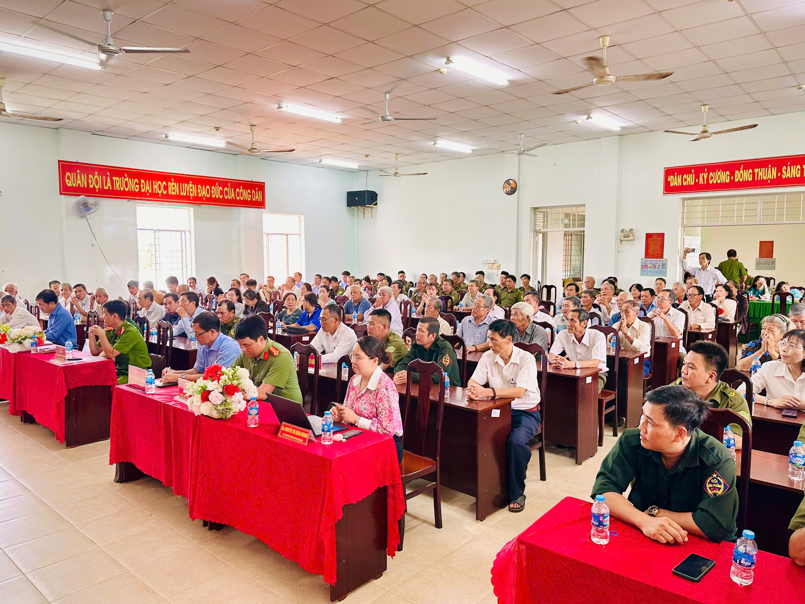 Công an Phường Sơn Đông, tỉnh Vĩnh Long tổ chức ngày hội toàn dân bảo vệ an ninh tổ quốc năm 2025